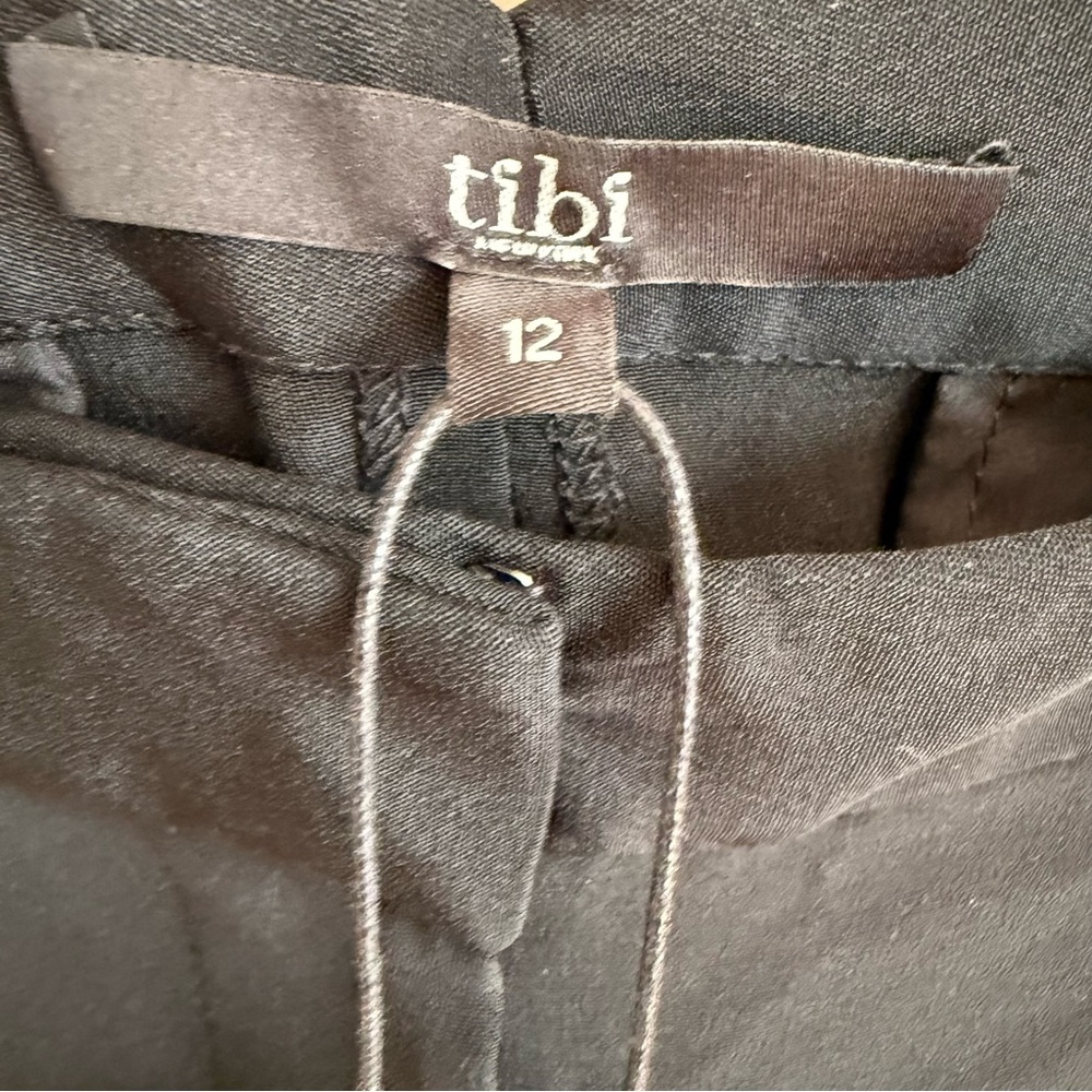 Tibi Elegant Black Silk Shorts Size 12 - Picture 5 of 11